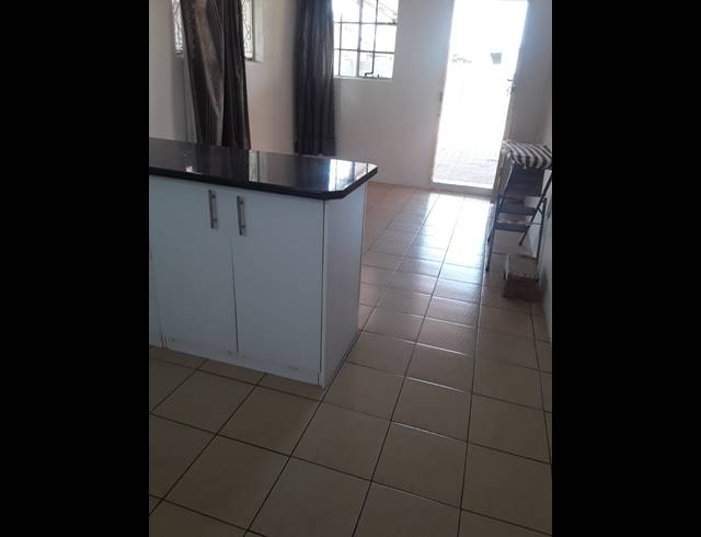 3 BEDROOM HOUSE FOR SALE IN LENNOXTON